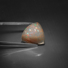 Opale chocolat multicolore naturelle trillion, 6,51 ct, opaque