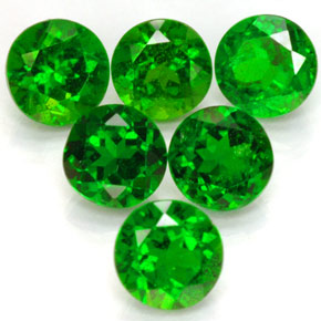 Achetez naturel ct Vert Diopside Chrome gems, Coupe roude, En provenance Russie chez GemSelect. En stock, livraison internationale!