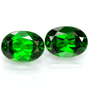 Achetez naturel ct Vert Diopside Chrome gems, Coupe ovale, En provenance Russie chez GemSelect. En stock, livraison internationale!