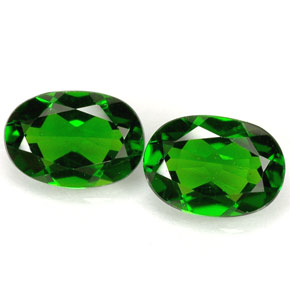 Achetez naturel ct Vert Diopside Chrome gems, Coupe ovale, En provenance Russie chez GemSelect. En stock, livraison internationale!