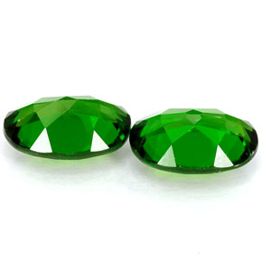 Achetez naturel ct Vert Diopside Chrome gems, Coupe ovale, En provenance Russie chez GemSelect. En stock, livraison internationale!