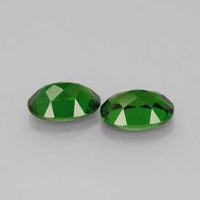 Achetez naturel ct vert diopside de chrome gems, coupe ovale, en provenance russie chez gemselect. en stock, livraison internationale!