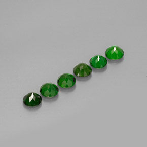 Achetez naturel ct vert diopside de chrome gems, coupe roude, en provenance russie chez gemselect. en stock, livraison internationale!