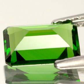 Diopside Chrome Vert naturelle Taille émeraude, 1.14 ct, VS
