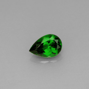 Diopside Chrome Vert naturelle En forme de poire, 0.64 ct, VS