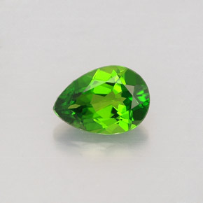 Diopside Chrome Vert naturelle En forme de poire, 0.70 ct, VVS-VS
