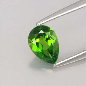 Diopside Chrome Vert naturelle En forme de poire, 0.70 ct, VVS-VS