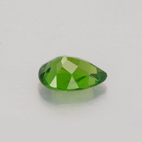 Diopside Chrome Vert naturelle En forme de poire, 0.70 ct, VVS-VS