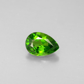 Diopside Chrome Vert naturelle En forme de poire, 0.57 ct, VVS-VS