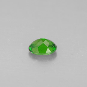 Diopside de chrome vert naturelle coupe ovale, 0,28 ct, VS