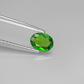 Diopside de chrome vert naturelle coupe ovale, 0,33 ct, VS