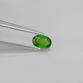 Diopside de chrome vert naturelle coupe ovale, 0,26 ct, VS