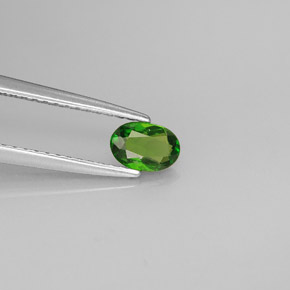 Diopside de chrome vert naturelle coupe ovale, 0,36 ct, VS
