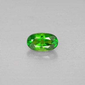 Diopside de chrome vert naturelle coupe ovale, 0,39 ct, VS