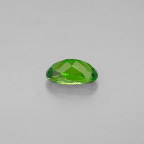 Diopside de chrome vert naturelle coupe ovale, 0,39 ct, VS