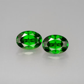 Achetez naturel ct Vert Diopside Chrome gems, Coupe ovale, En provenance Russie chez GemSelect. En stock, livraison internationale!