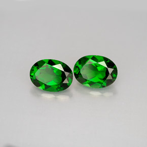 Achetez naturel ct Vert Diopside Chrome gems, Coupe ovale, En provenance Russie chez GemSelect. En stock, livraison internationale!