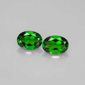 Achetez naturel ct Vert Diopside Chrome gems, Coupe ovale, En provenance Russie chez GemSelect. En stock, livraison internationale!