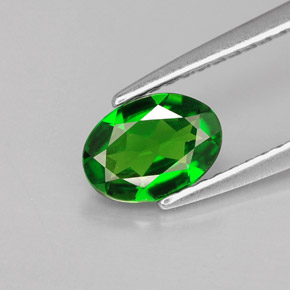 Diopside de chrome vert naturelle coupe ovale, 0,71 ct, VS