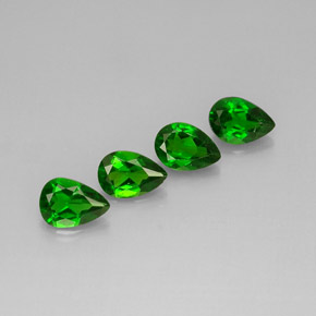 Achetez naturel ct Vert Diopside Chrome gems, En forme de poire, En provenance Russie chez GemSelect. En stock, livraison internationale!