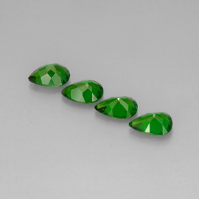 Achetez naturel ct Vert Diopside Chrome gems, En forme de poire, En provenance Russie chez GemSelect. En stock, livraison internationale!