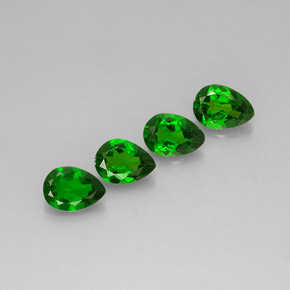 Achetez naturel ct Vert Diopside Chrome gems, En forme de poire, En provenance Russie chez GemSelect. En stock, livraison internationale!