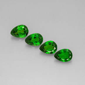 Achetez naturel ct Vert Diopside Chrome gems, En forme de poire, En provenance Russie chez GemSelect. En stock, livraison internationale!