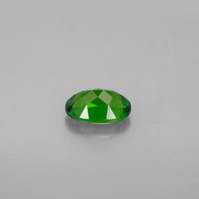 Diopside de chrome vert naturelle coupe ovale, 0,84 ct, VS