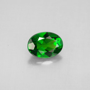 Diopside de chrome vert naturelle coupe ovale, 0,88 ct, VS