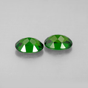 Achetez naturel ct vert diopside de chrome gems, coupe ovale, en provenance russie chez gemselect. en stock, livraison internationale!