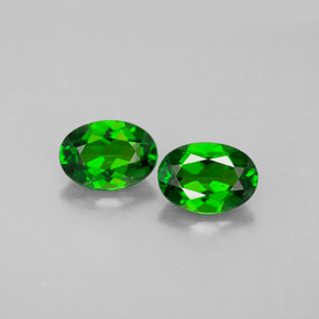 Achetez naturel ct Vert Diopside Chrome gems, Coupe ovale, En provenance Russie chez GemSelect. En stock, livraison internationale!