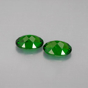 Achetez naturel ct vert diopside de chrome gems, coupe ovale, en provenance russie chez gemselect. en stock, livraison internationale!
