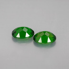 Achetez naturel ct Vert Diopside Chrome gems, Coupe ovale, En provenance Russie chez GemSelect. En stock, livraison internationale!