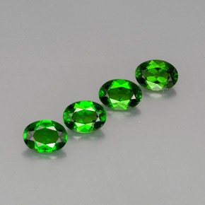 Achetez naturel ct vert diopside de chrome gems, coupe ovale, en provenance russie chez gemselect. en stock, livraison internationale!
