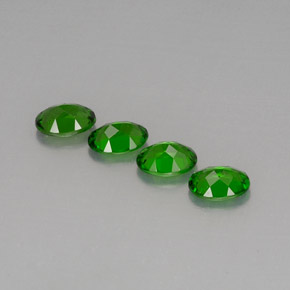 Achetez naturel ct vert diopside de chrome gems, coupe ovale, en provenance russie chez gemselect. en stock, livraison internationale!