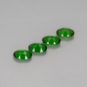 Achetez naturel ct Vert Diopside Chrome gems, Coupe ovale, En provenance Russie chez GemSelect. En stock, livraison internationale!