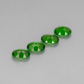 Achetez naturel ct vert diopside de chrome gems, coupe ovale, en provenance russie chez gemselect. en stock, livraison internationale!