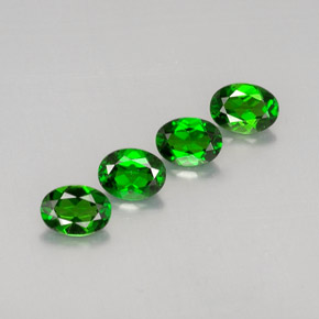 Achetez naturel ct vert diopside de chrome gems, coupe ovale, en provenance russie chez gemselect. en stock, livraison internationale!