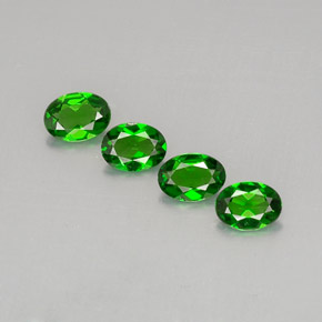 Achetez naturel ct vert diopside de chrome gems, coupe ovale, en provenance russie chez gemselect. en stock, livraison internationale!