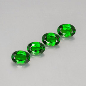Achetez naturel ct Vert Diopside Chrome gems, Coupe ovale, En provenance Russie chez GemSelect. En stock, livraison internationale!