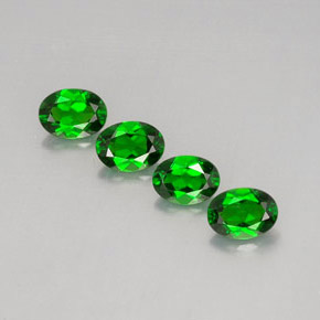 Achetez naturel ct Vert Diopside Chrome gems, Coupe ovale, En provenance Russie chez GemSelect. En stock, livraison internationale!