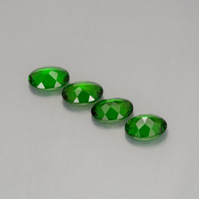 Achetez naturel ct vert diopside de chrome gems, coupe ovale, en provenance russie chez gemselect. en stock, livraison internationale!