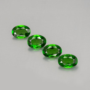 Achetez naturel ct Vert Diopside Chrome gems, Coupe ovale, En provenance Russie chez GemSelect. En stock, livraison internationale!