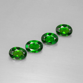 Achetez naturel ct Vert Diopside Chrome gems, Coupe ovale, En provenance Russie chez GemSelect. En stock, livraison internationale!