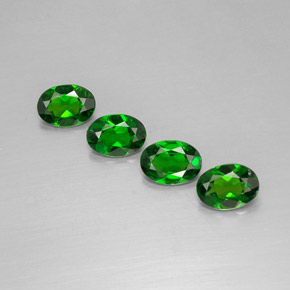 Achetez naturel ct Vert Diopside Chrome gems, Coupe ovale, En provenance Russie chez GemSelect. En stock, livraison internationale!