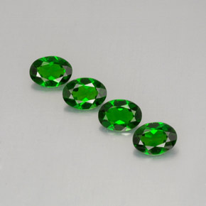Achetez naturel ct vert diopside de chrome gems, coupe ovale, en provenance russie chez gemselect. en stock, livraison internationale!