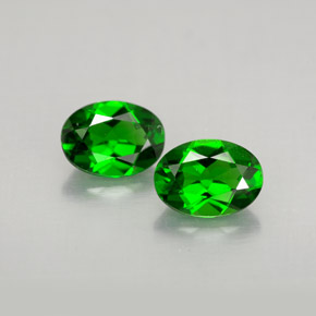 Achetez naturel ct Vert Diopside Chrome gems, Coupe ovale, En provenance Russie chez GemSelect. En stock, livraison internationale!