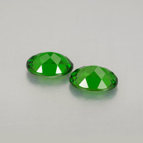 Achetez naturel ct Vert Diopside Chrome gems, Coupe ovale, En provenance Russie chez GemSelect. En stock, livraison internationale!