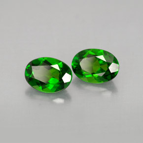 Achetez naturel ct Vert Diopside Chrome gems, Coupe ovale, En provenance Russie chez GemSelect. En stock, livraison internationale!