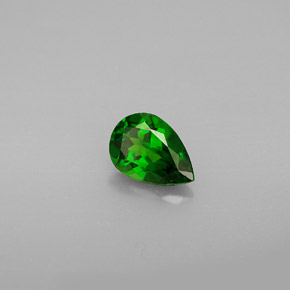 Diopside Chrome Vert naturelle En forme de poire, 0.74 ct, VS